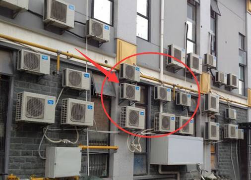 一旦發現工人這樣安裝空調室外機，馬上讓他停工，否則后悔的是你！
